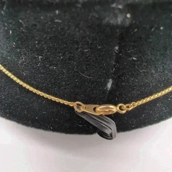 Vintage Estate 16 in Gold Tone Necklace - Picture 2 of 3